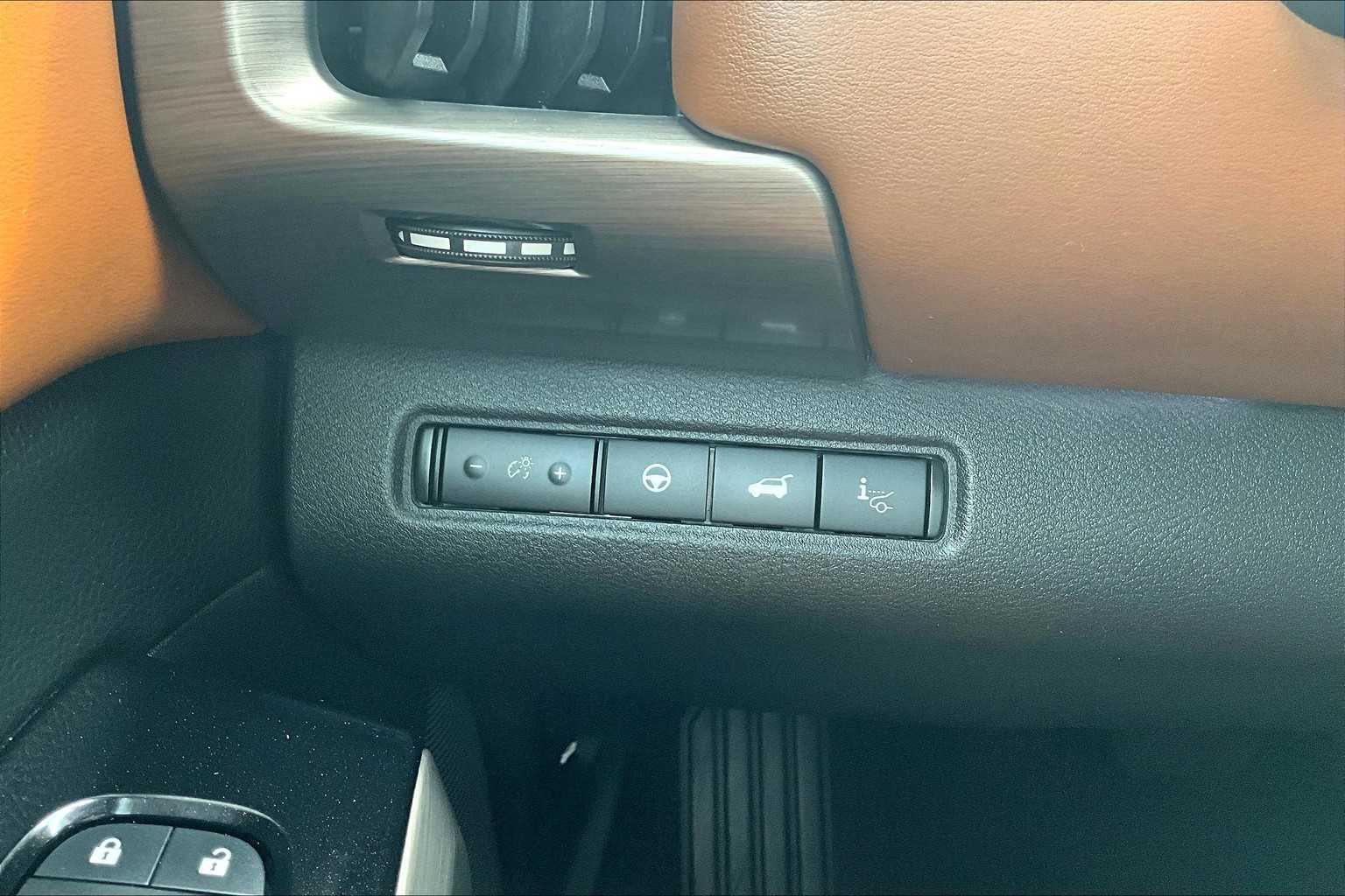 2022 Nissan Pathfinder Platinum Pearl White Tricoat at Sterling McCall Nissan