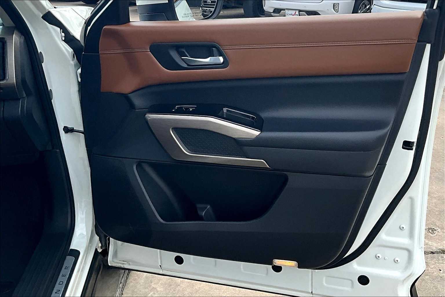 2022 Nissan Pathfinder Platinum Pearl White Tricoat at Sterling McCall Nissan