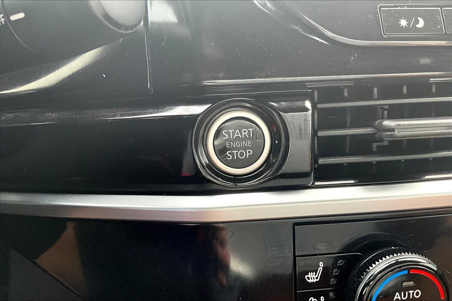 2022 Nissan Pathfinder Platinum Pearl White Tricoat at Sterling McCall Nissan