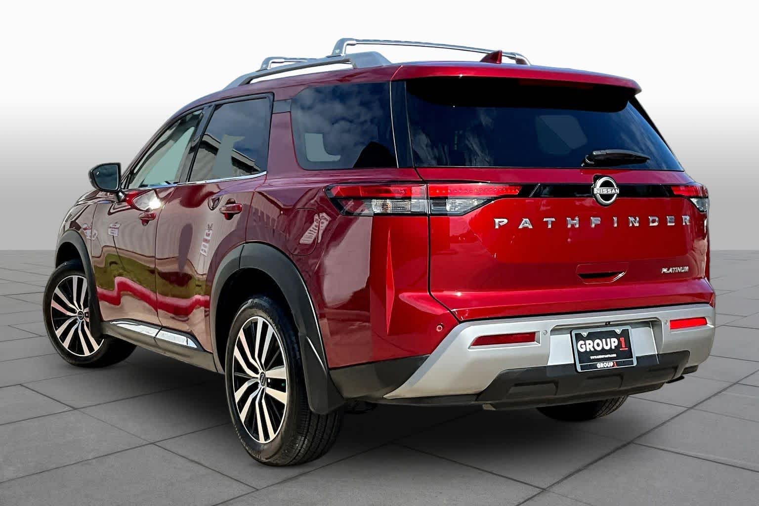 2023 Nissan Pathfinder Platinum - 10