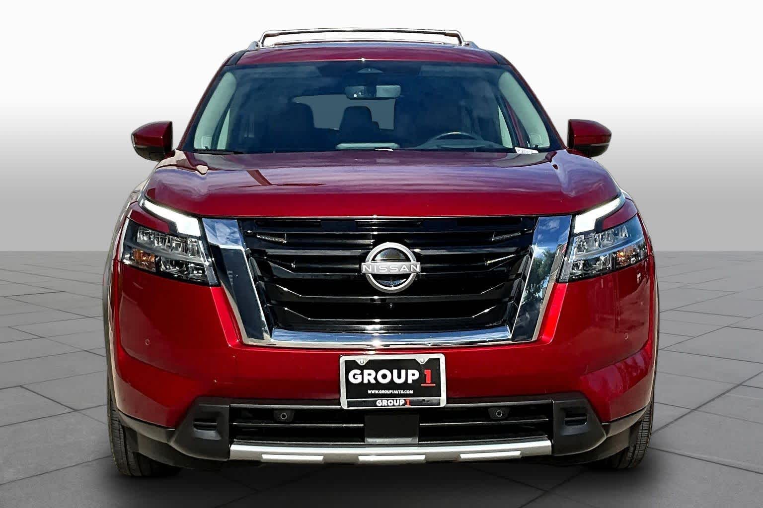 2023 Nissan Pathfinder Platinum - 3