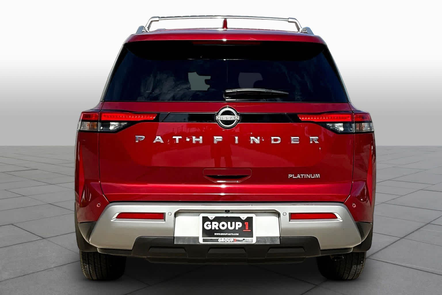 2023 Nissan Pathfinder Platinum - 4