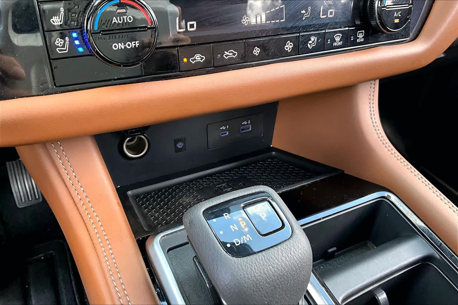 2025 Nissan Pathfinder Platinum Everest White Pearl Tricoat at Sterling McCall Nissan