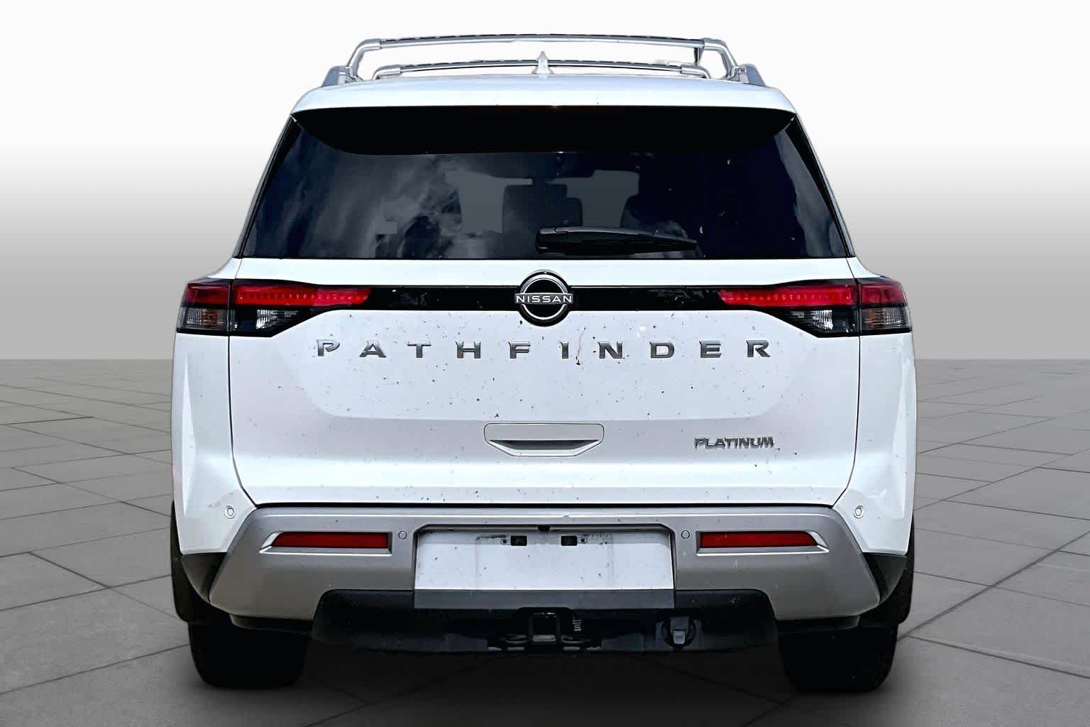 2025 Nissan Pathfinder Platinum Everest White Pearl Tricoat at Sterling McCall Nissan
