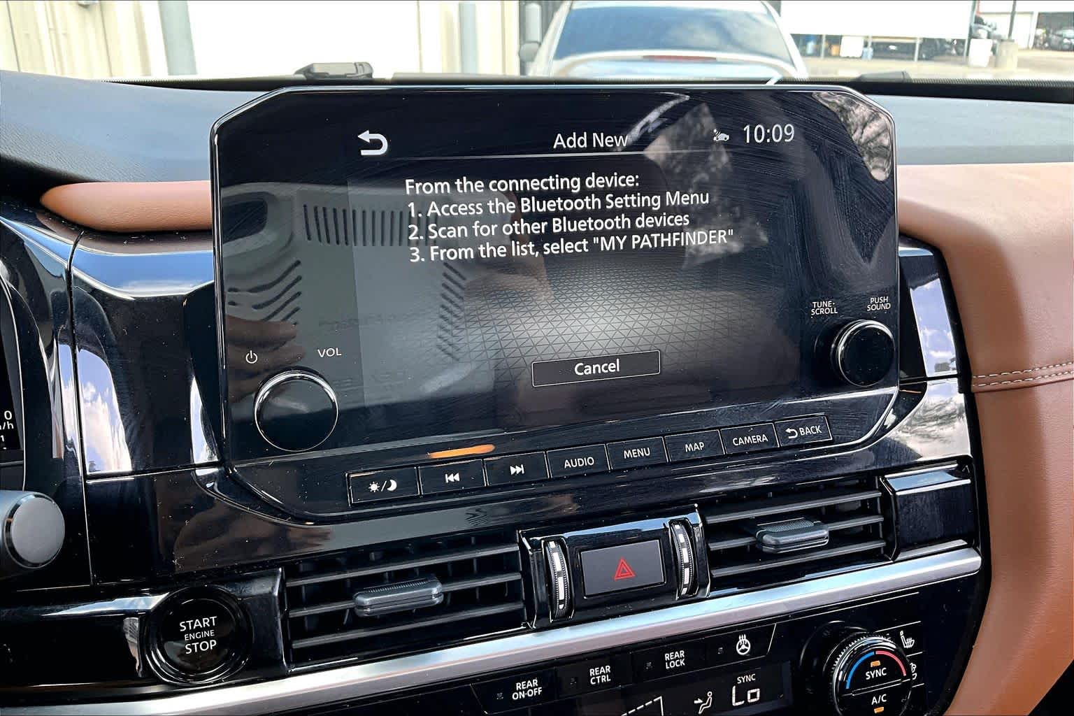 2025 Nissan Pathfinder Platinum Everest White Pearl Tricoat at Sterling McCall Nissan