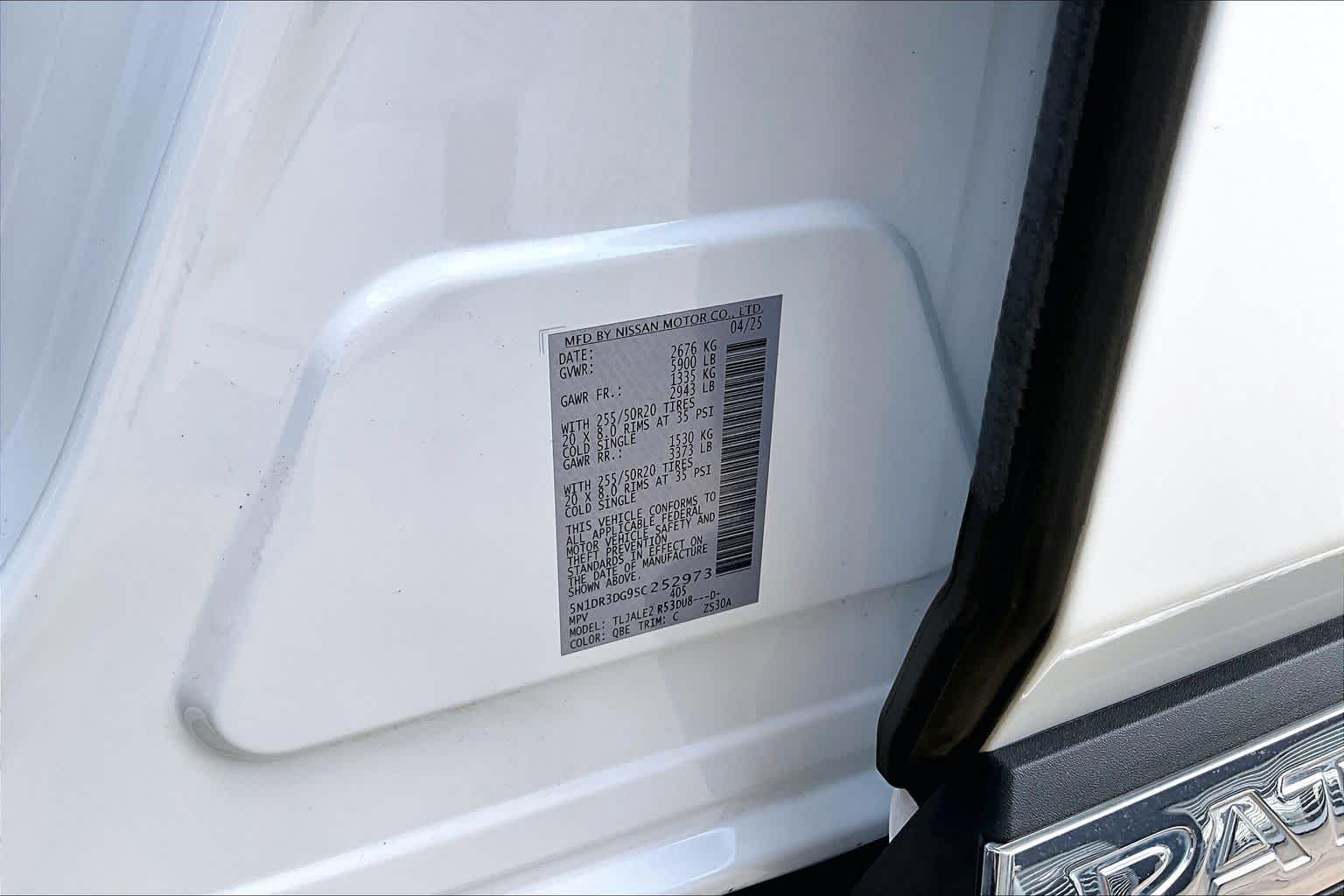 2025 Nissan Pathfinder Platinum Everest White Pearl Tricoat at Sterling McCall Nissan