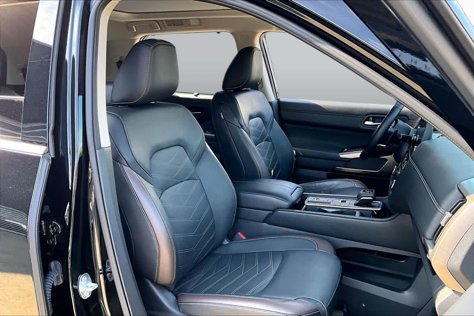2024 Nissan Pathfinder Platinum Super Black at Group 1 Toyota Southwest