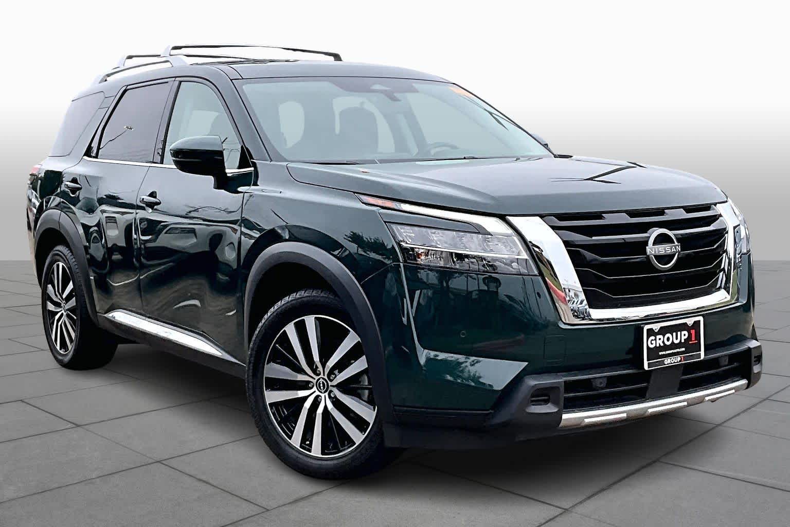2023 Nissan Pathfinder Platinum Obsidian Green Pearl at Sterling McCall Nissan