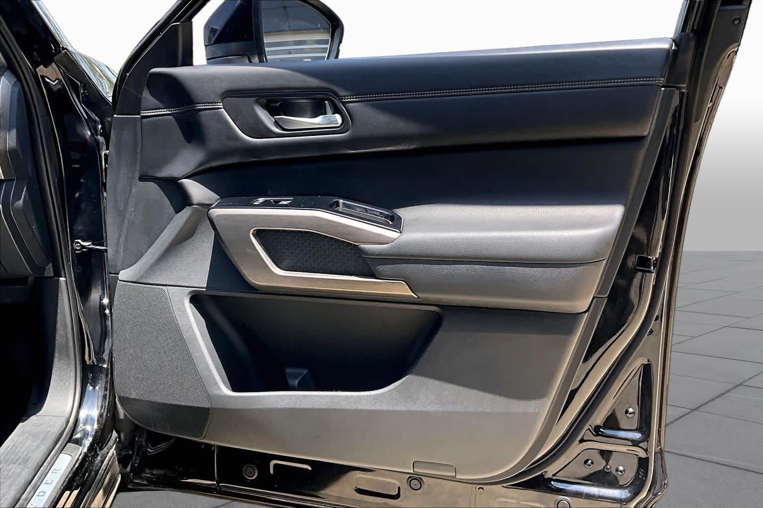2023 Nissan Pathfinder Platinum Super Black at Sterling McCall Nissan