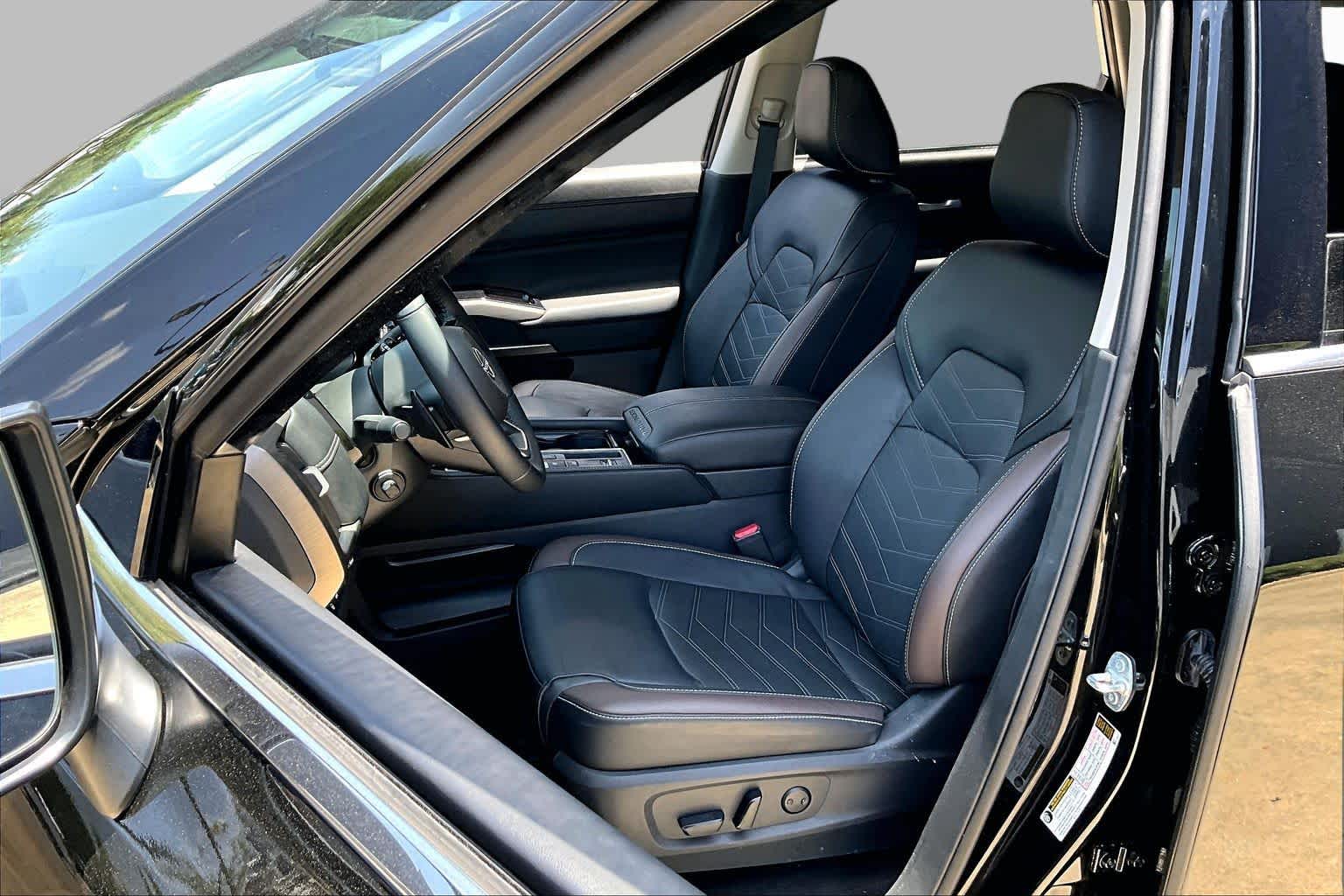 2023 Nissan Pathfinder Platinum Super Black at Sterling McCall Nissan