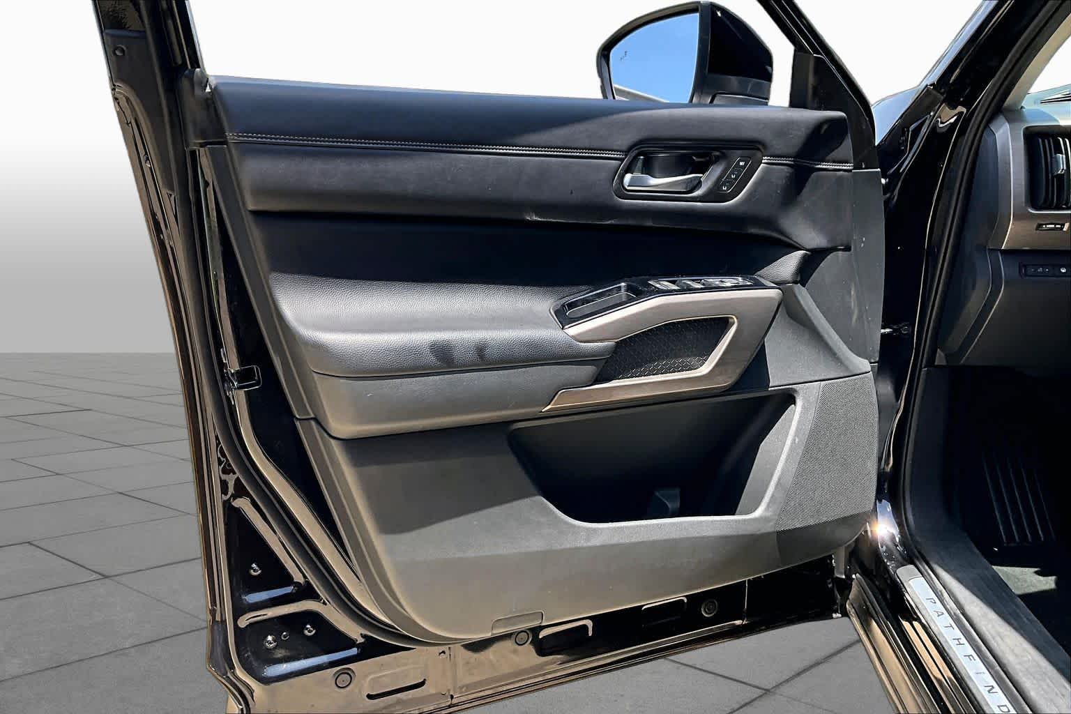 2023 Nissan Pathfinder Platinum Super Black at Sterling McCall Nissan