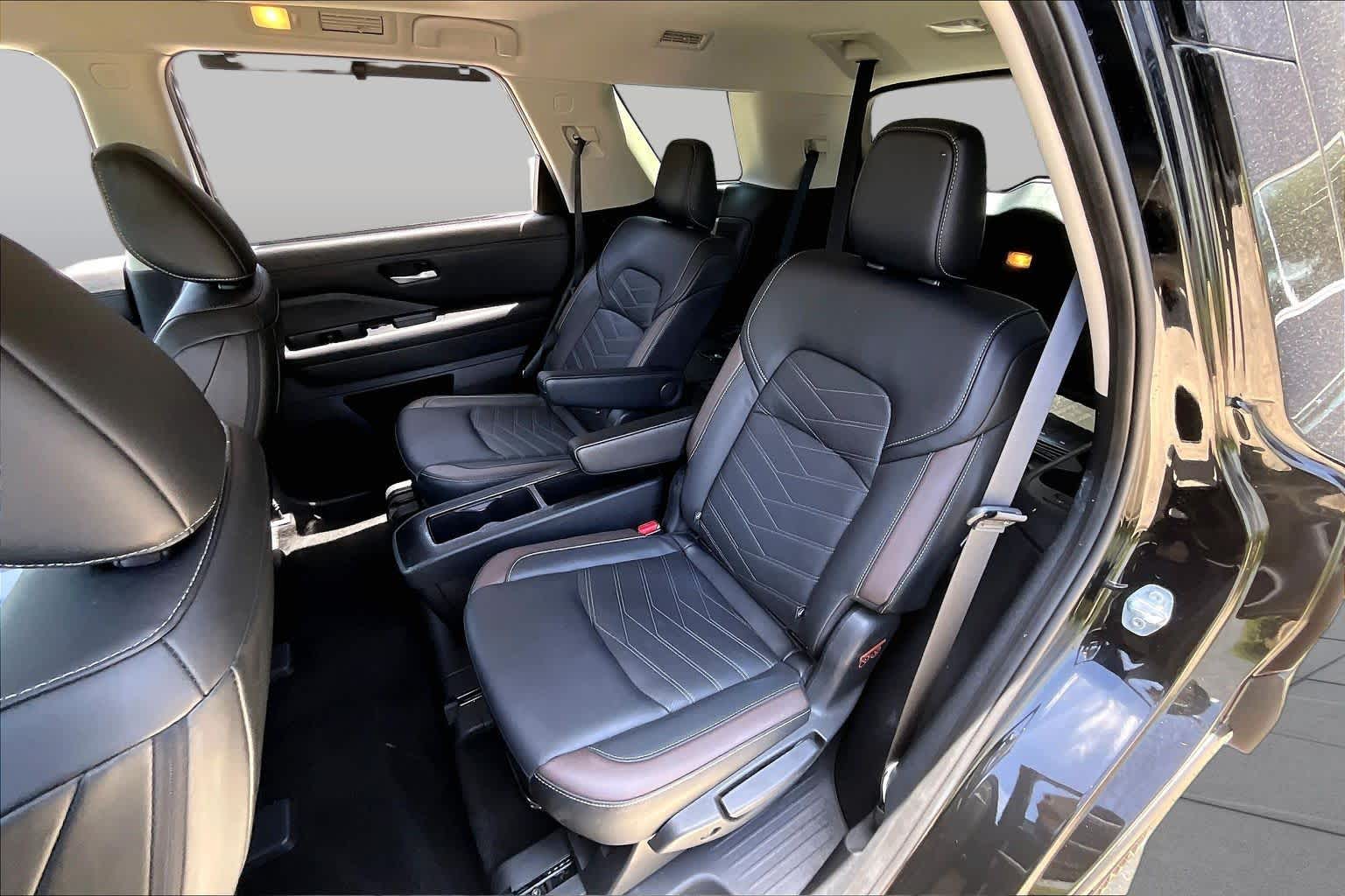 2023 Nissan Pathfinder Platinum Super Black at Sterling McCall Nissan