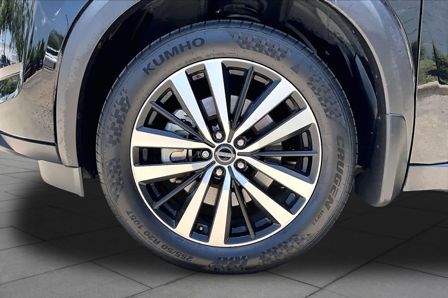2023 Nissan Pathfinder Platinum Super Black at Sterling McCall Nissan
