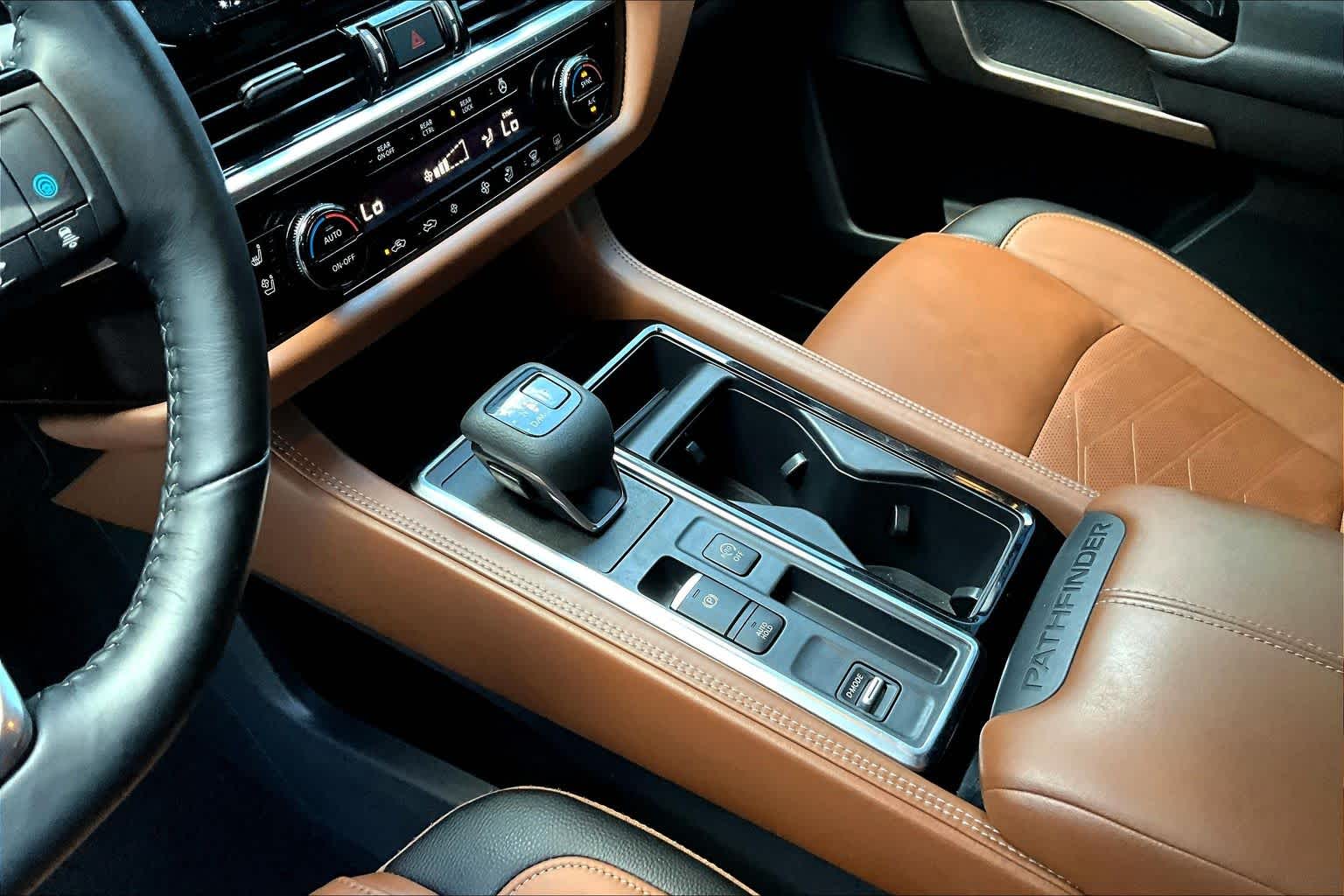 2023 Nissan Pathfinder Platinum Pearl White Tricoat/Super Black at Sterling McCall Nissan