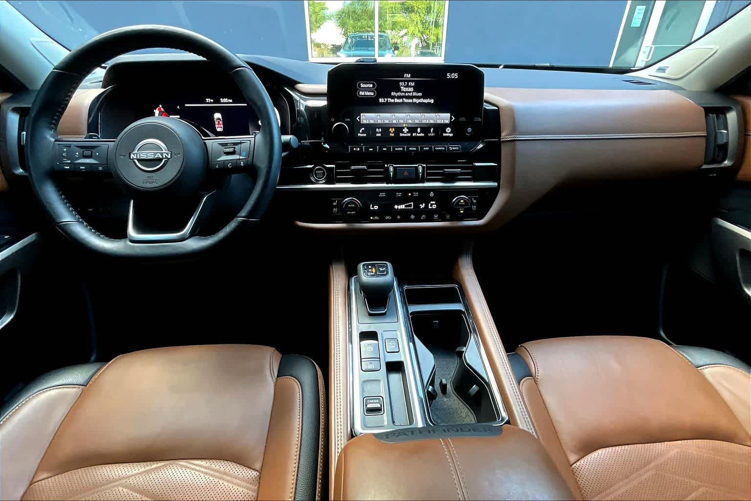 2023 Nissan Pathfinder Platinum Pearl White Tricoat/Super Black at Sterling McCall Nissan