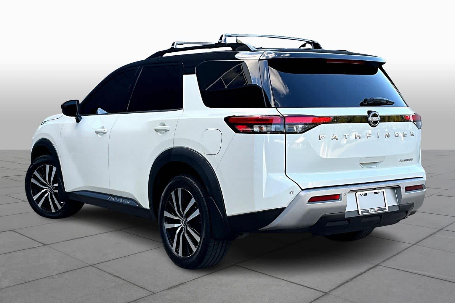 2023 Nissan Pathfinder Platinum Pearl White Tricoat/Super Black at Sterling McCall Nissan