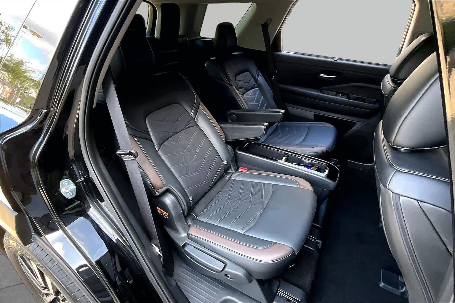 2025 Nissan Pathfinder Platinum Super Black at Sterling McCall Nissan