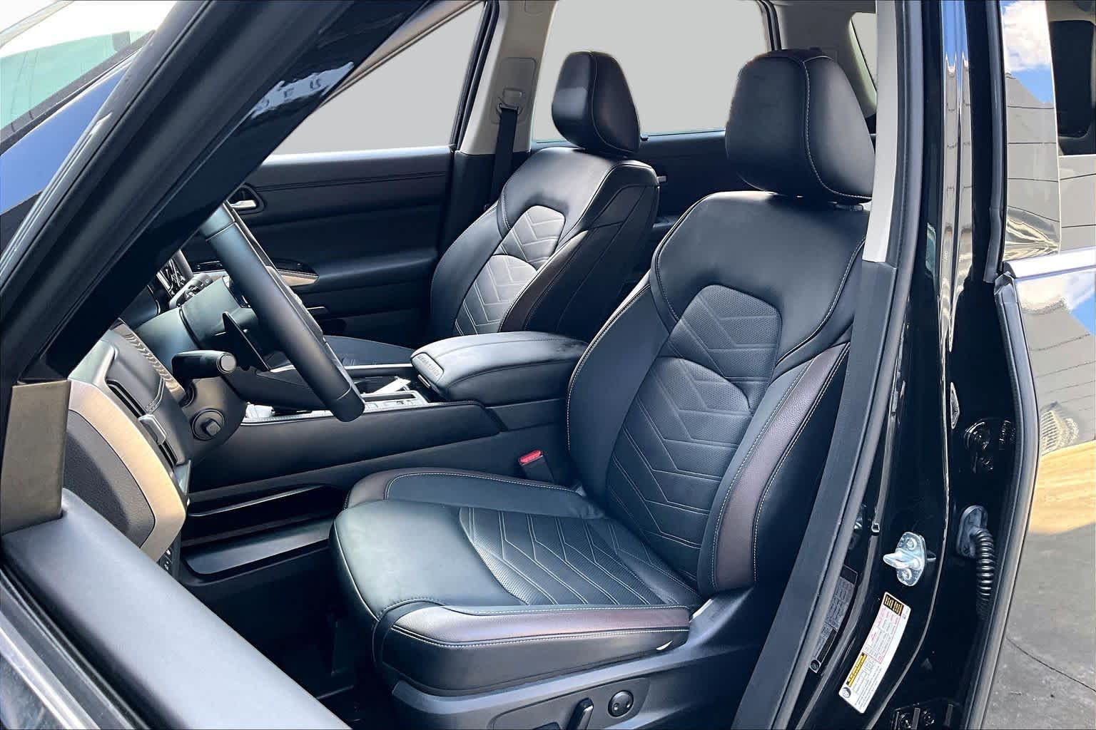 2025 Nissan Pathfinder Platinum Super Black at Sterling McCall Nissan