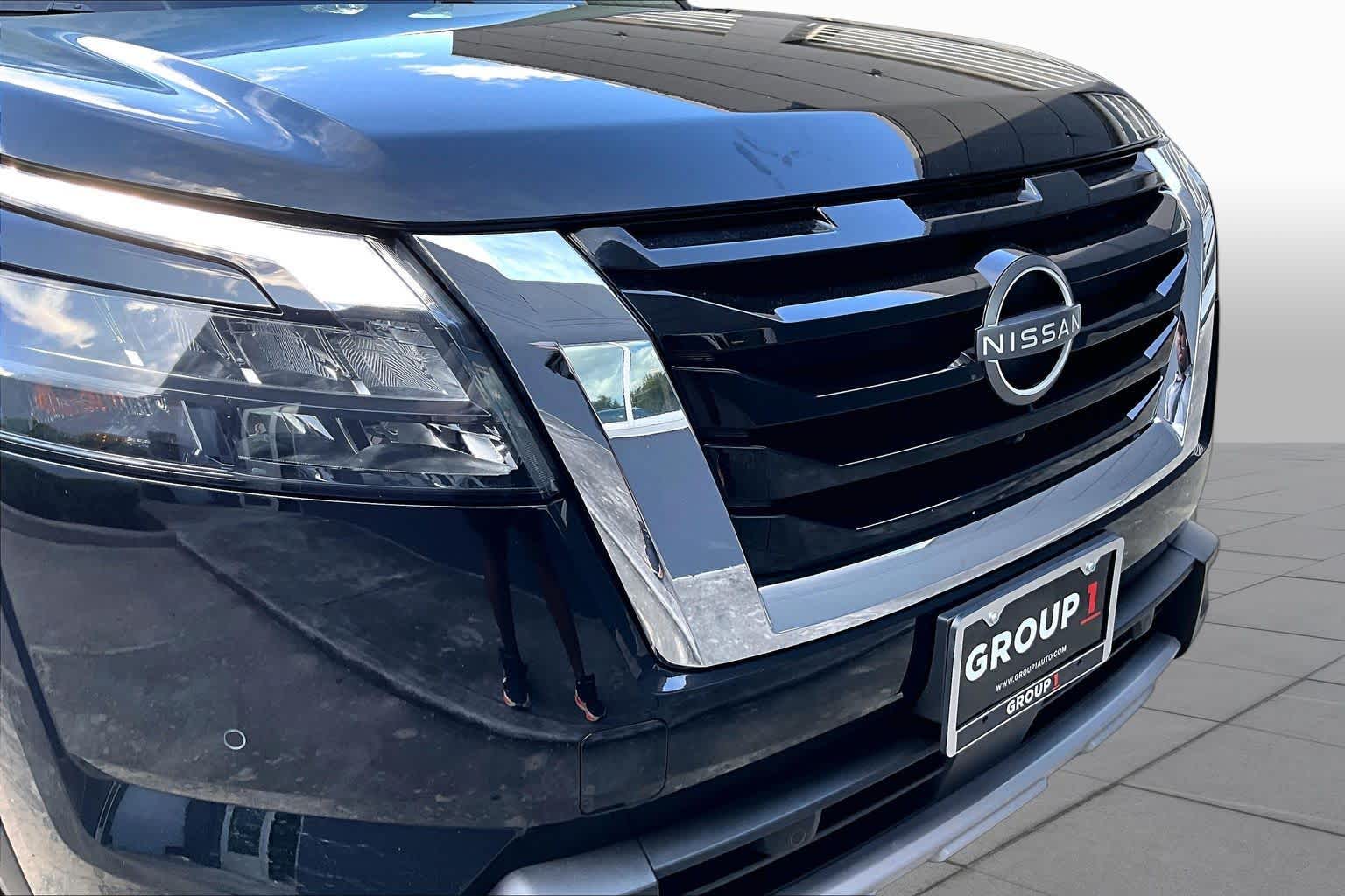 2025 Nissan Pathfinder Platinum Super Black at Sterling McCall Nissan