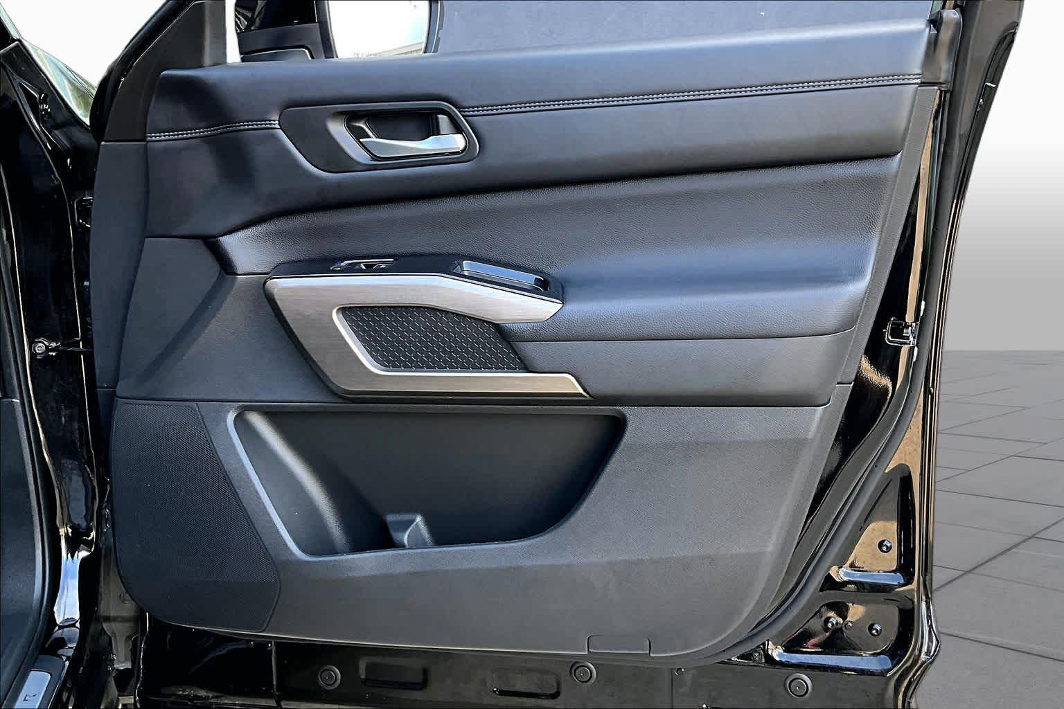 2025 Nissan Pathfinder Platinum Super Black at Sterling McCall Nissan