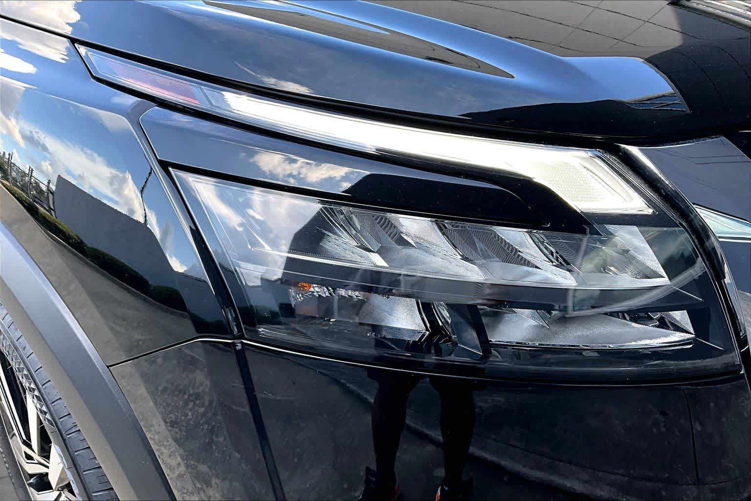 2025 Nissan Pathfinder Platinum Super Black at Sterling McCall Nissan