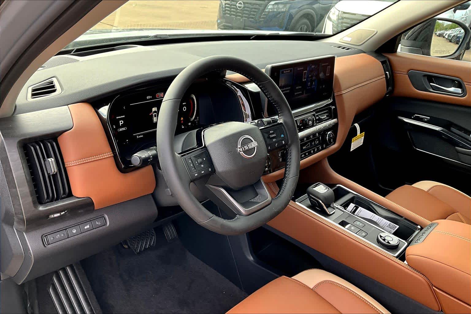 2026 Nissan Pathfinder Platinum Boulder Gray Pearl/Super Black at Sterling McCall Nissan