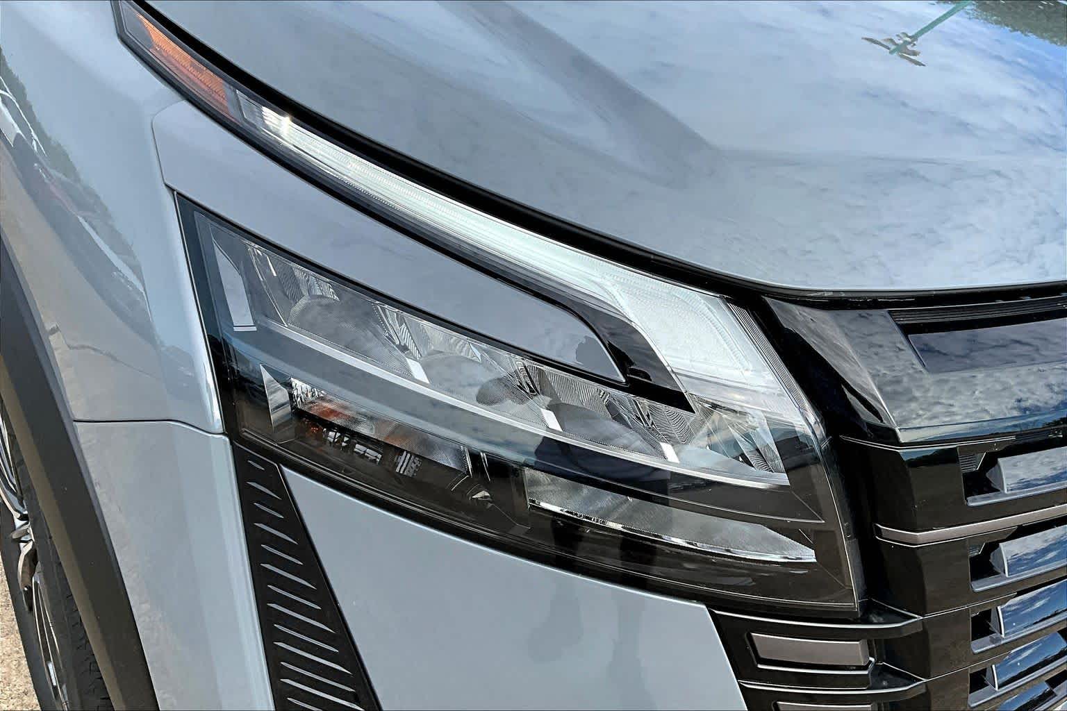 2026 Nissan Pathfinder Platinum Boulder Gray Pearl/Super Black at Sterling McCall Nissan