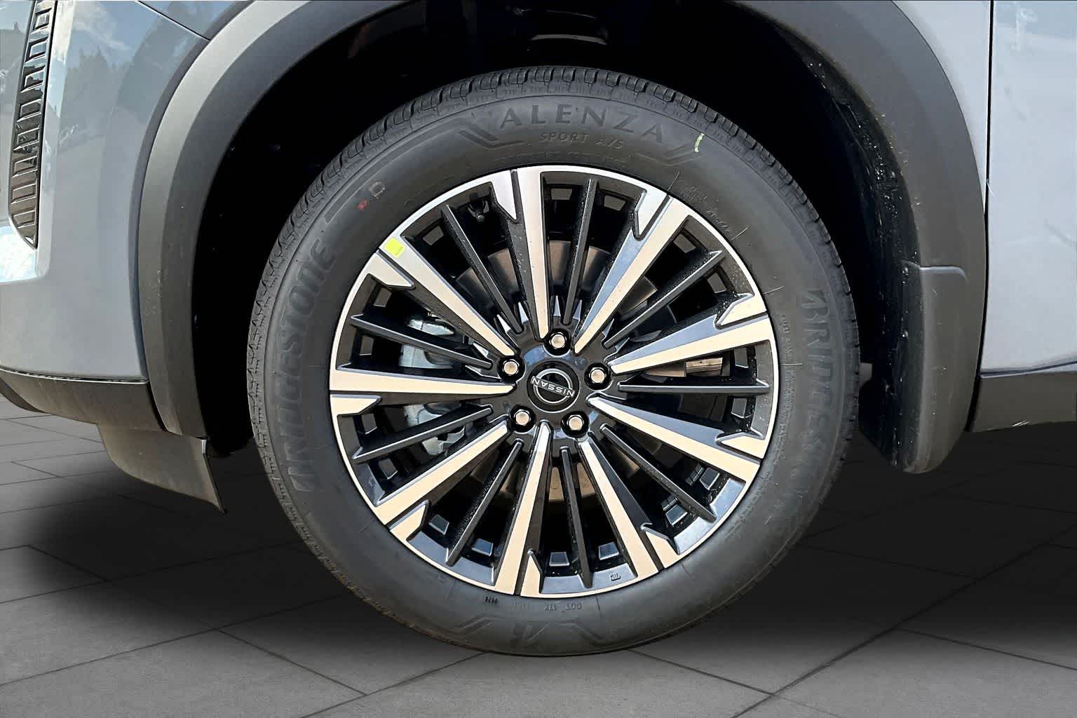 2026 Nissan Pathfinder Platinum Boulder Gray Pearl/Super Black at Sterling McCall Nissan