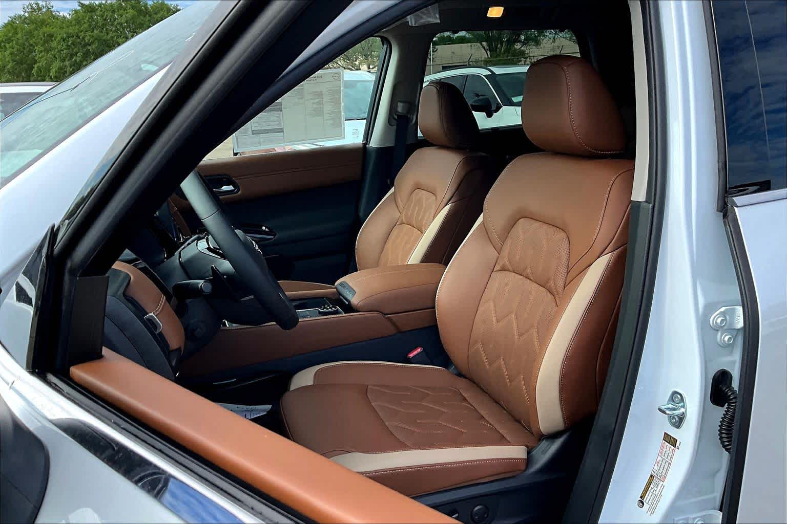 2026 Nissan Pathfinder Platinum Everest White Pearl Tricoat at Sterling McCall Nissan