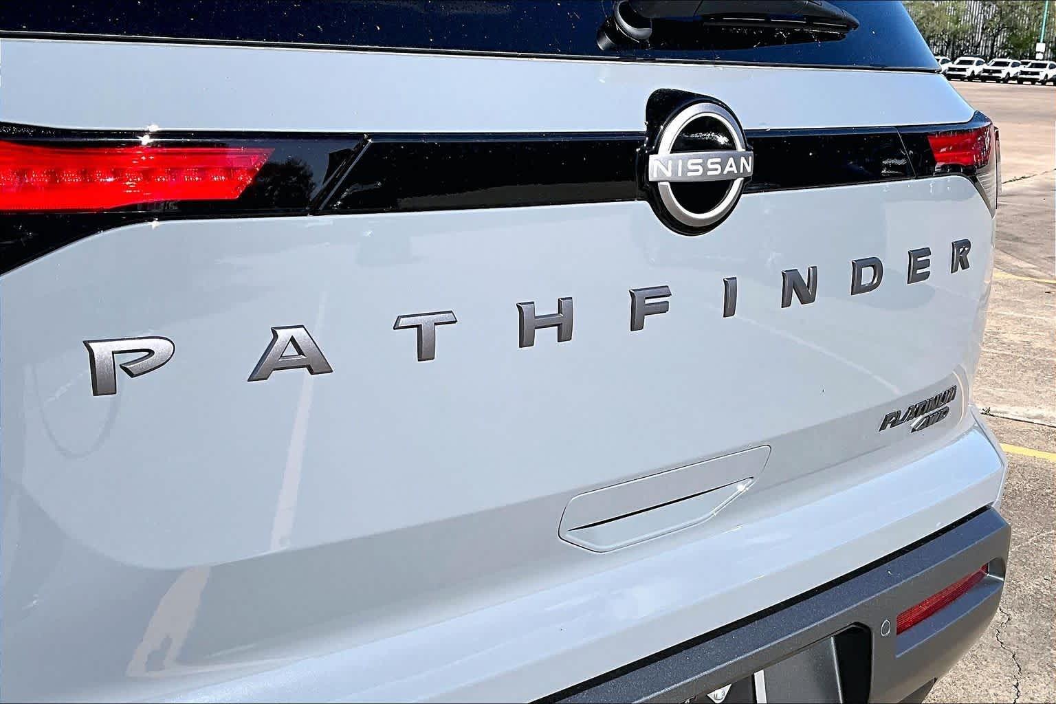 2026 Nissan Pathfinder Platinum Boulder Gray Pearl/Super Black at Sterling McCall Nissan