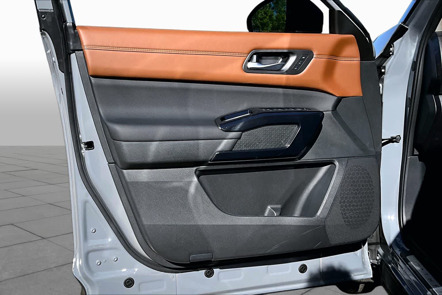 2026 Nissan Pathfinder Platinum Boulder Gray Pearl/Super Black at Sterling McCall Nissan