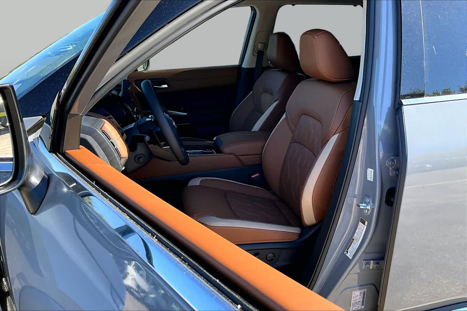 2026 Nissan Pathfinder Platinum Boulder Gray Pearl/Super Black at Sterling McCall Nissan