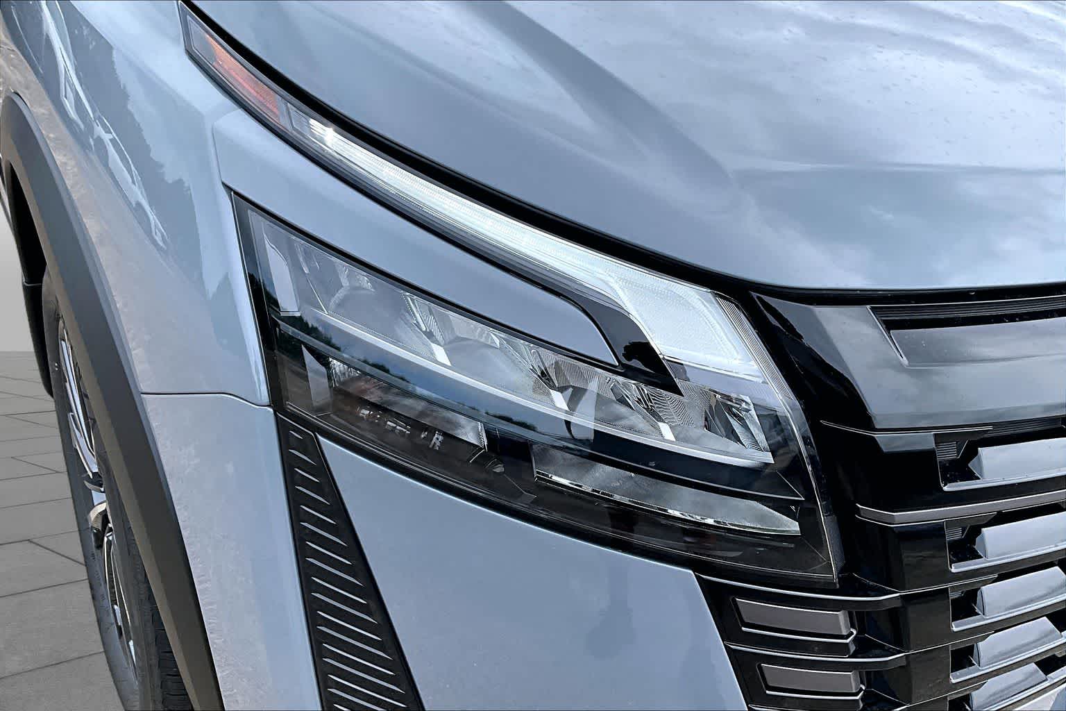 2026 Nissan Pathfinder Platinum Boulder Gray Pearl at Sterling McCall Nissan