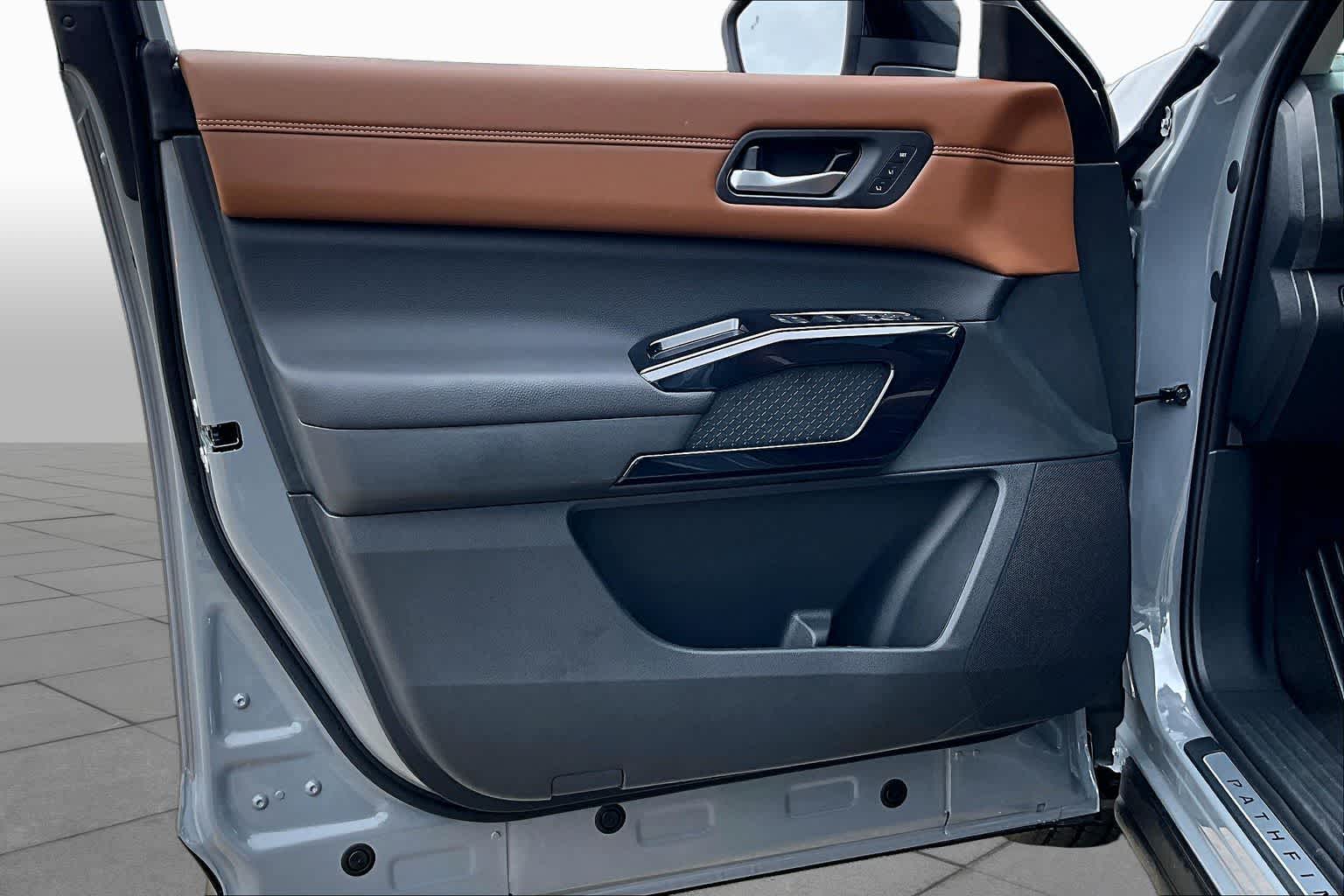 2026 Nissan Pathfinder Platinum Boulder Gray Pearl at Sterling McCall Nissan
