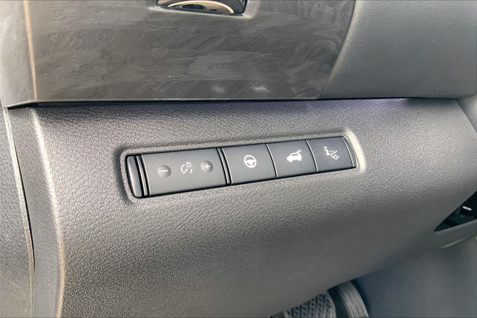 2026 Nissan Pathfinder photo 13 of 22