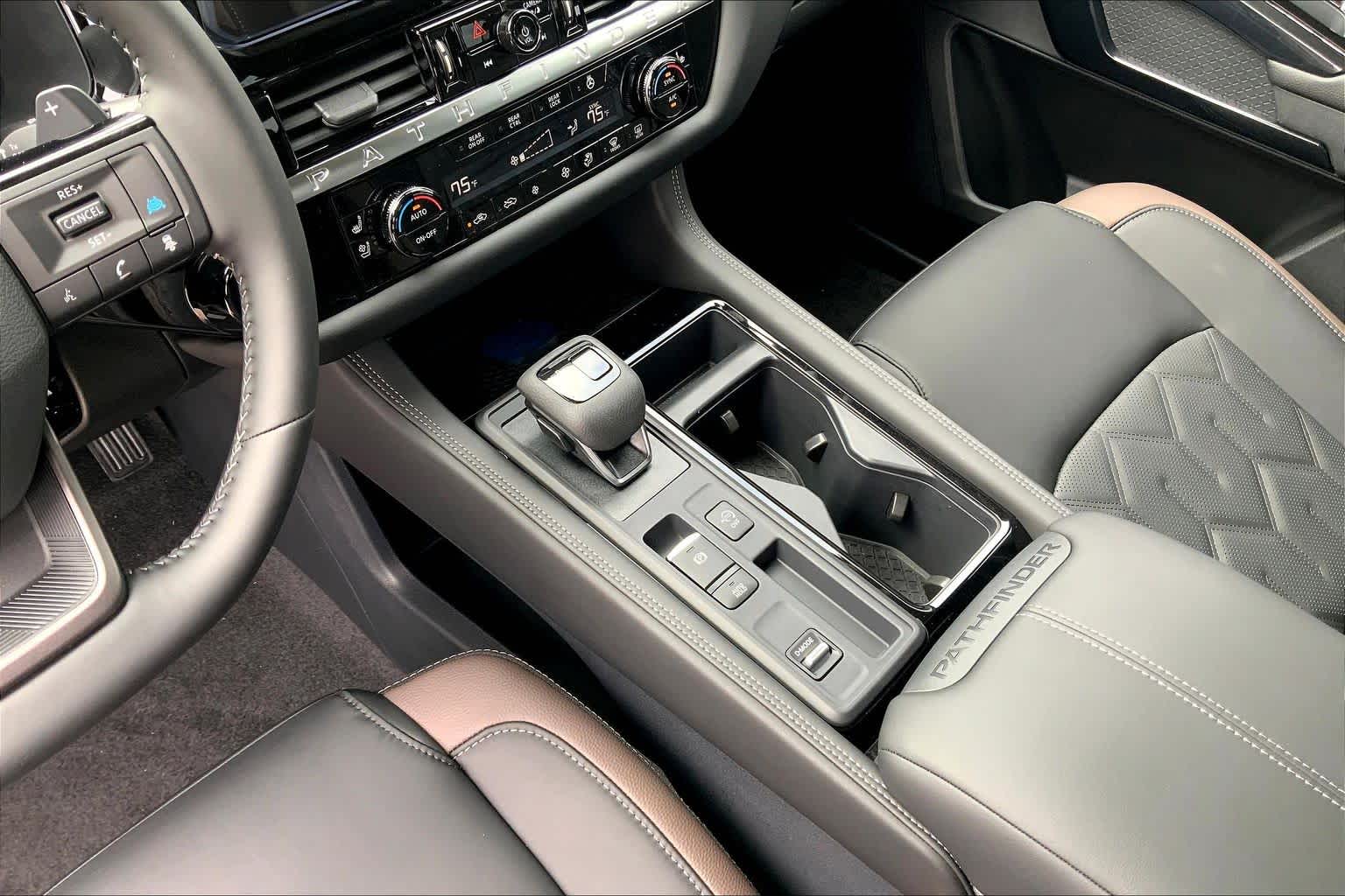 2026 Nissan Pathfinder photo 11 of 22