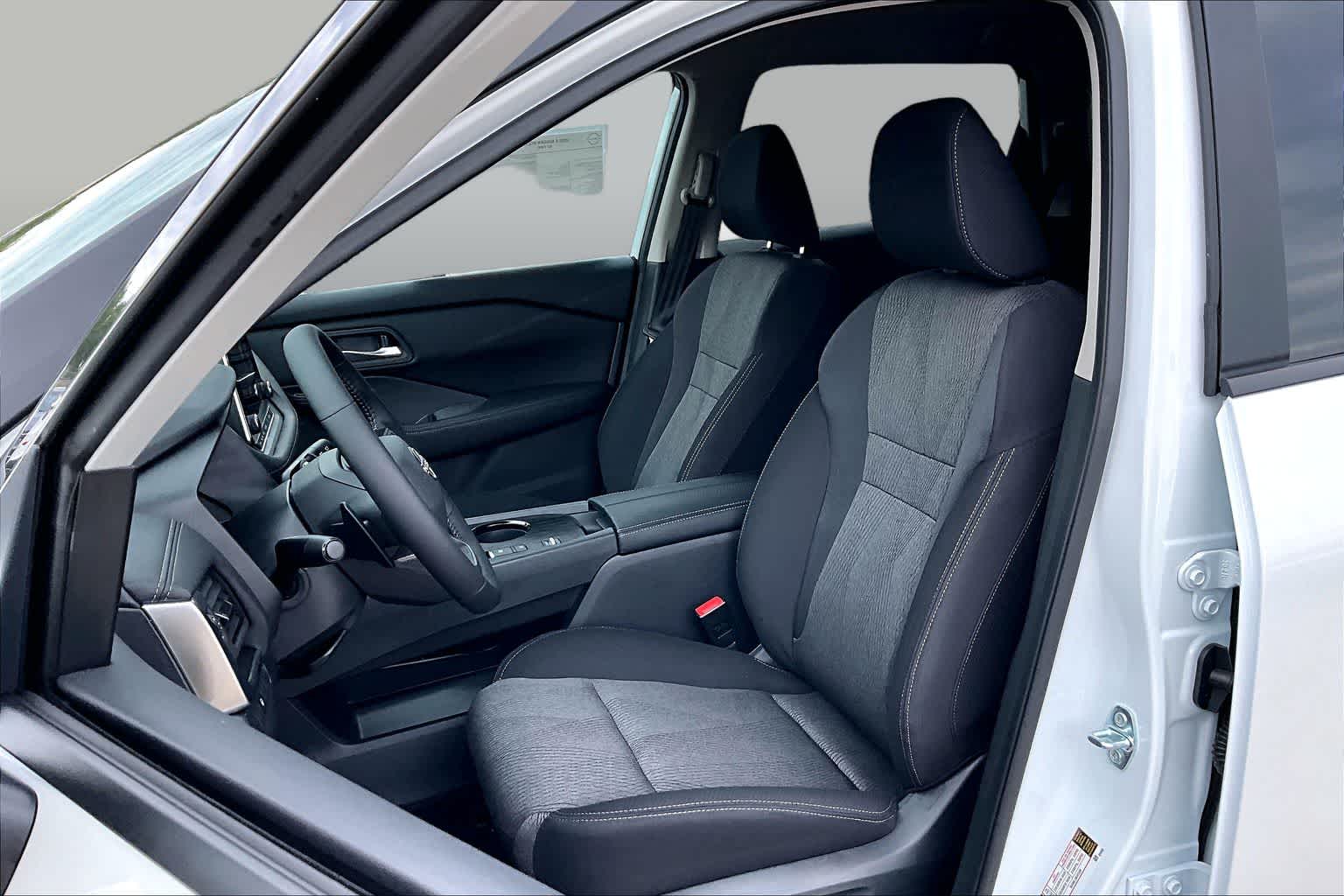 2026 Nissan Pathfinder photo 17 of 18