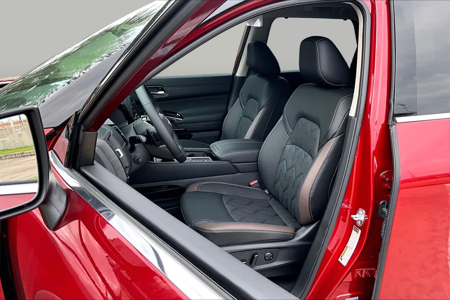 2026 Nissan Pathfinder Platinum Scarlet Ember Tintcoat/Super Black at Baytown Ford