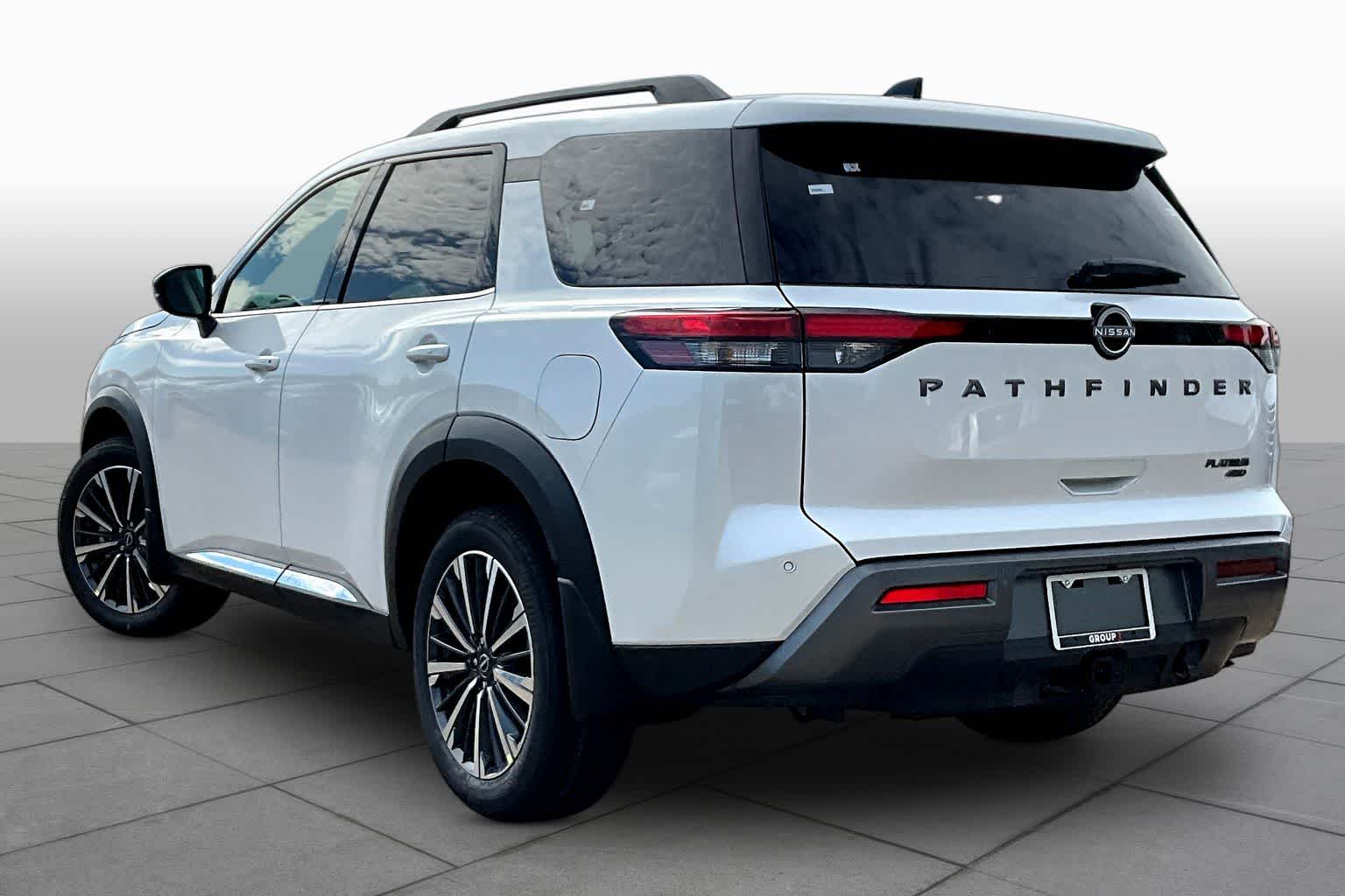 2026 Nissan Pathfinder Platinum Everest White Pearl Tricoat at Sterling McCall Nissan