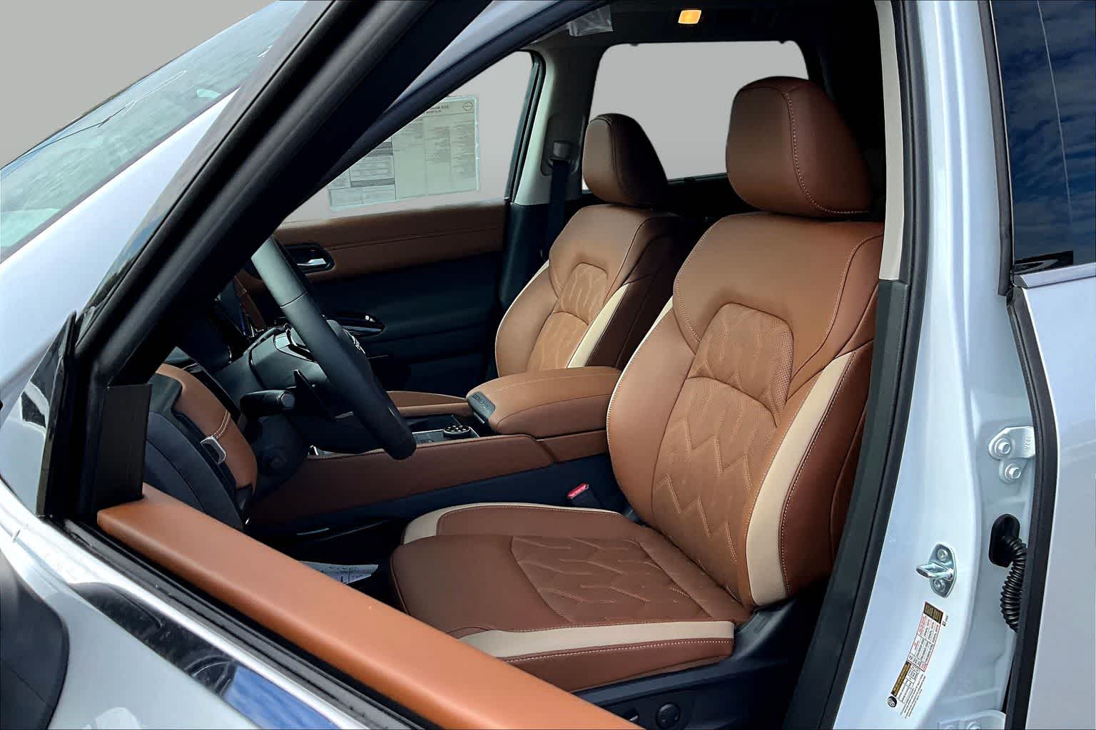 2026 Nissan Pathfinder Platinum Everest White Pearl Tricoat at Sterling McCall Nissan