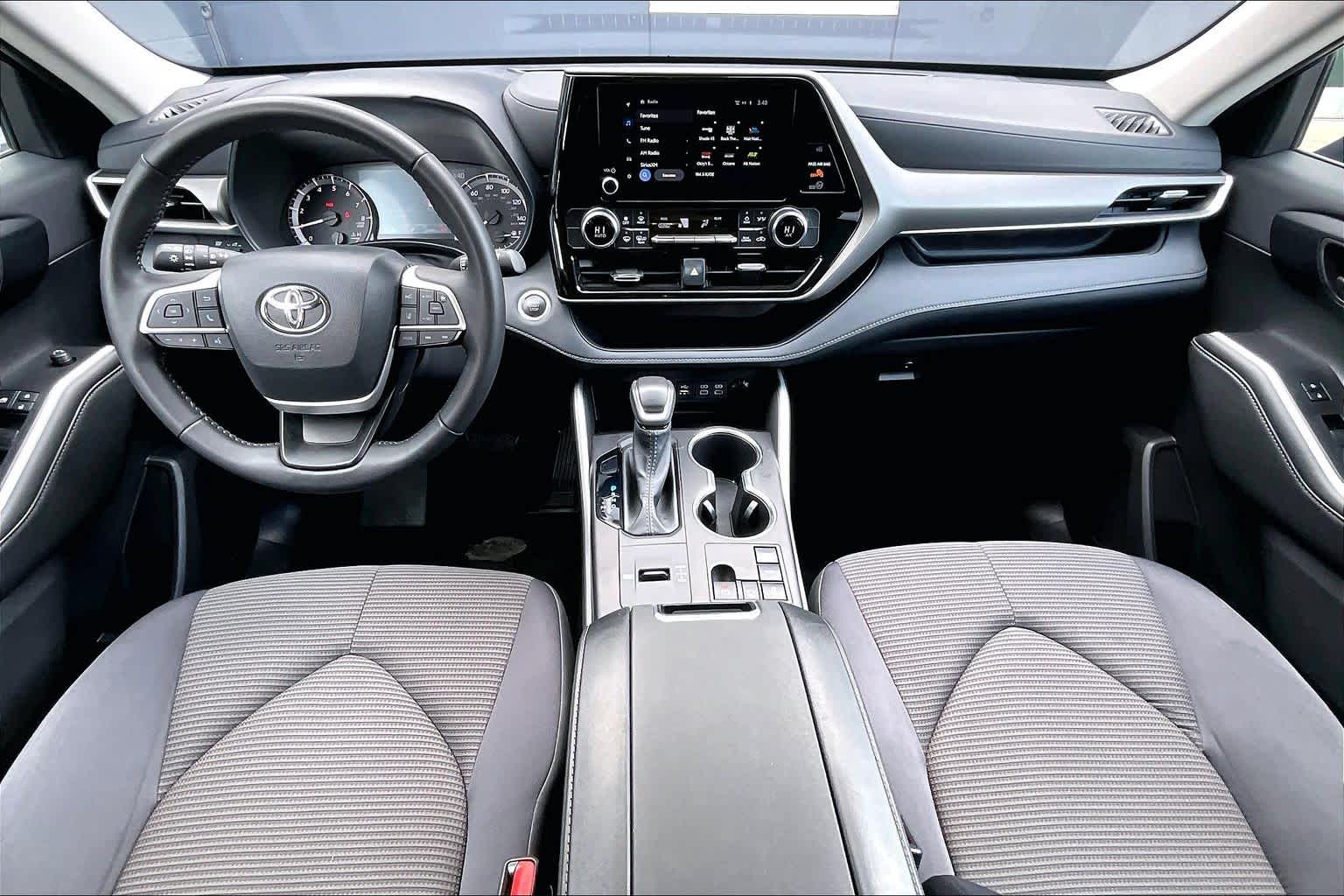 2025 Toyota Highlander Limited Magnetic Gray Metallic at AutoNation USA Houston