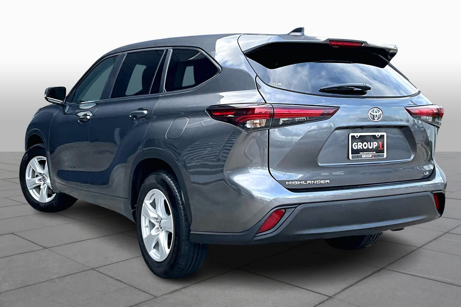 2025 Toyota Highlander Limited Magnetic Gray Metallic at AutoNation USA Houston