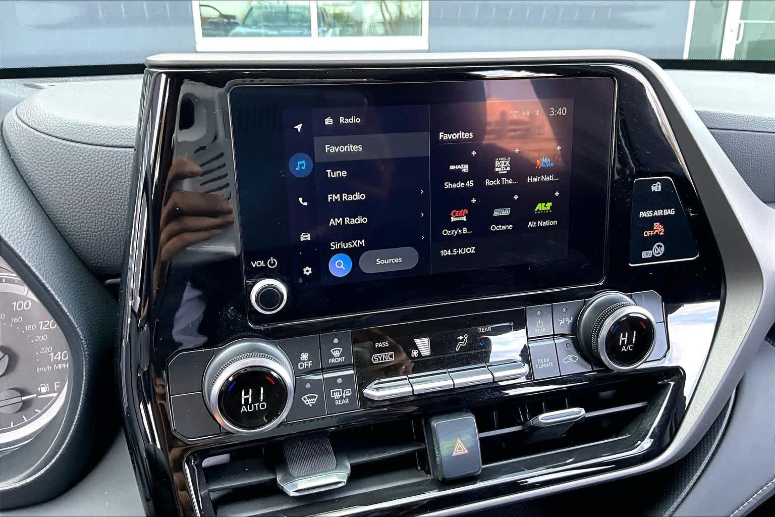 2025 Toyota Highlander Limited Magnetic Gray Metallic at AutoNation USA Houston