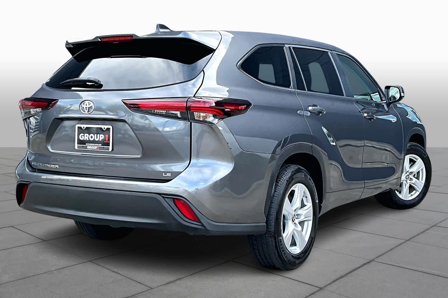 2025 Toyota Highlander Limited Magnetic Gray Metallic at AutoNation USA Houston