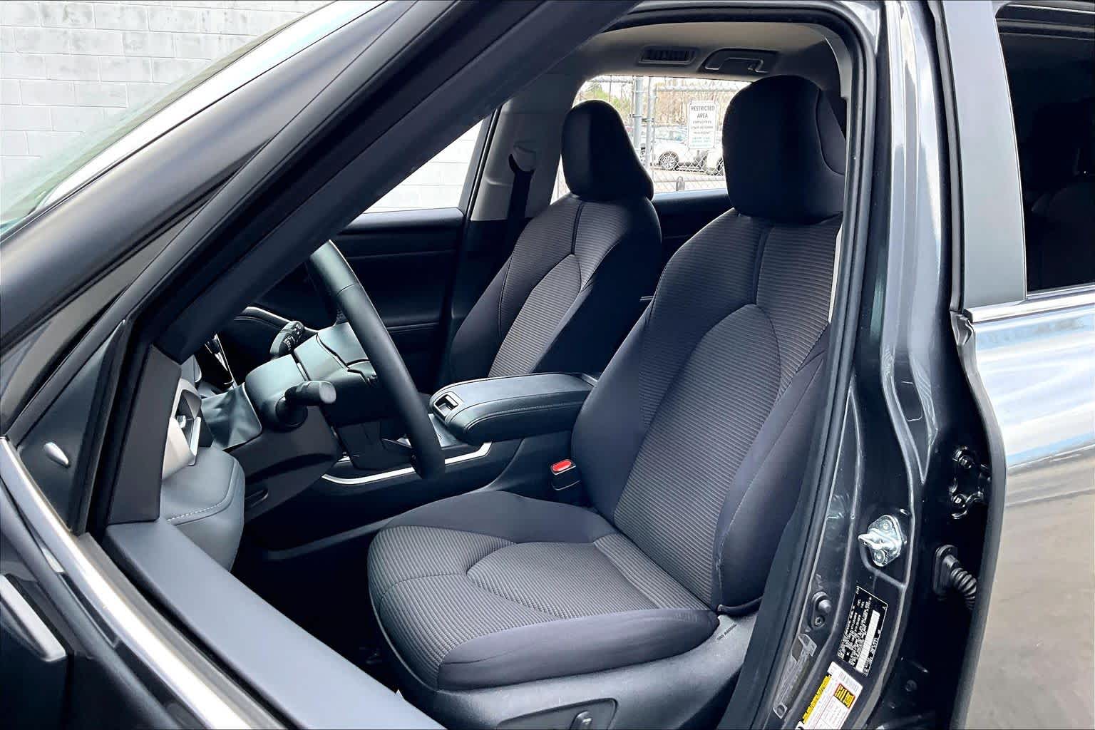 2025 Toyota Highlander Limited Magnetic Gray Metallic at AutoNation USA Houston