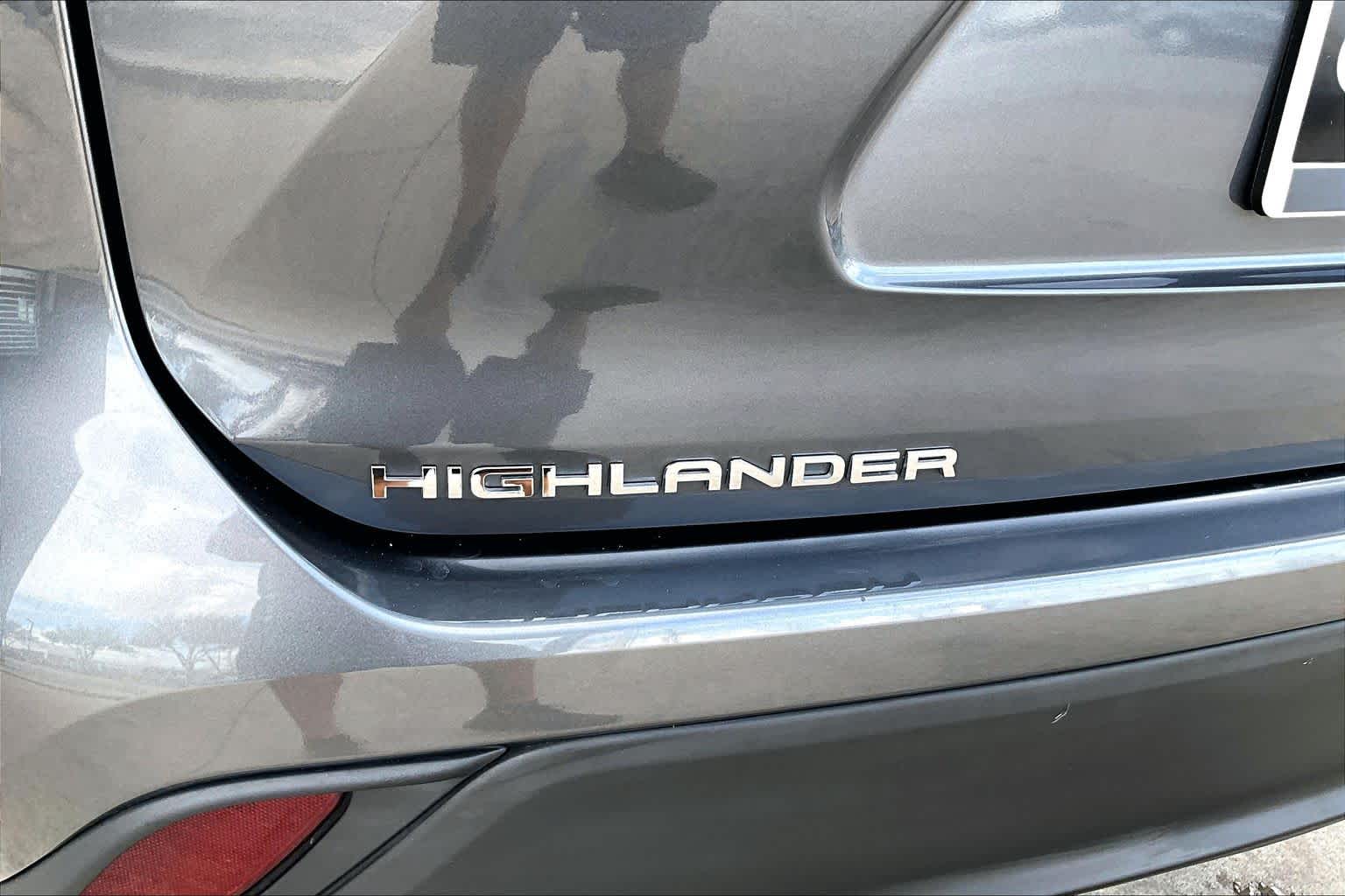 2025 Toyota Highlander Limited Magnetic Gray Metallic at AutoNation USA Houston