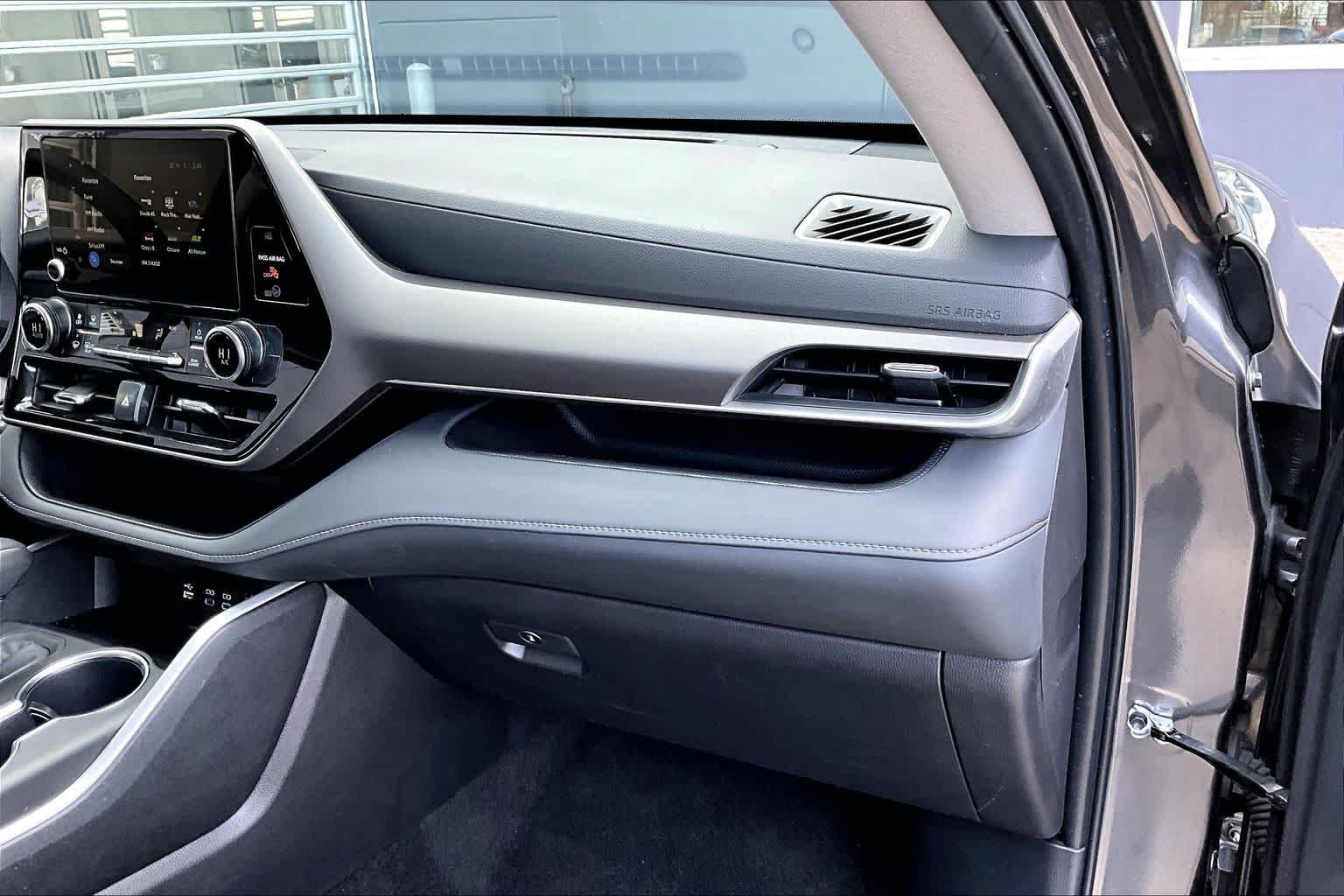 2025 Toyota Highlander Limited Magnetic Gray Metallic at AutoNation USA Houston