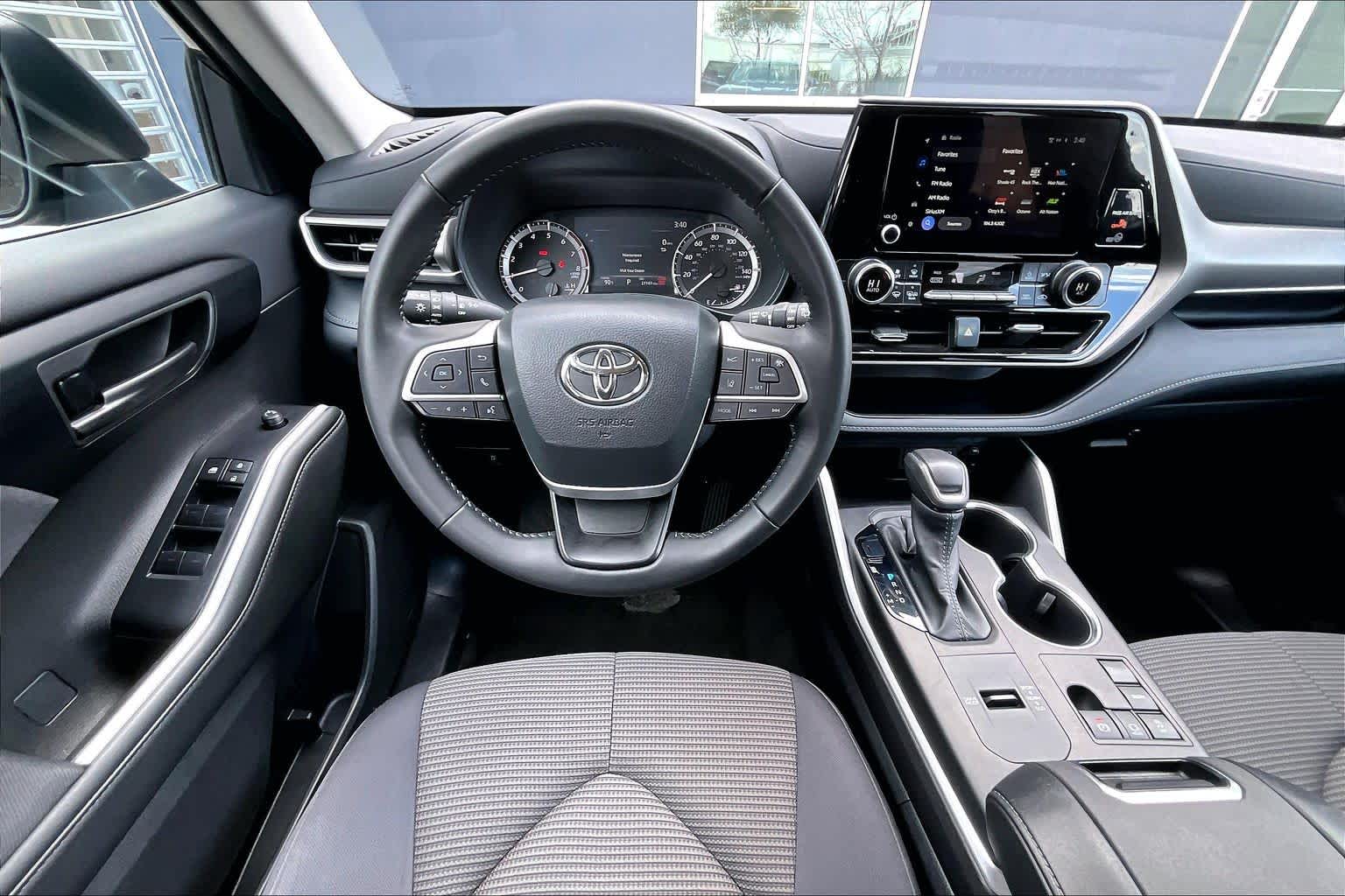 2025 Toyota Highlander Limited Magnetic Gray Metallic at AutoNation USA Houston