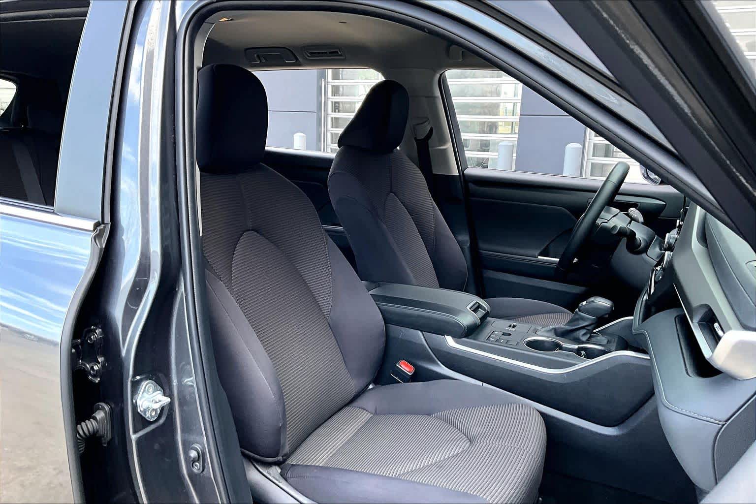 2025 Toyota Highlander Limited Magnetic Gray Metallic at AutoNation USA Houston