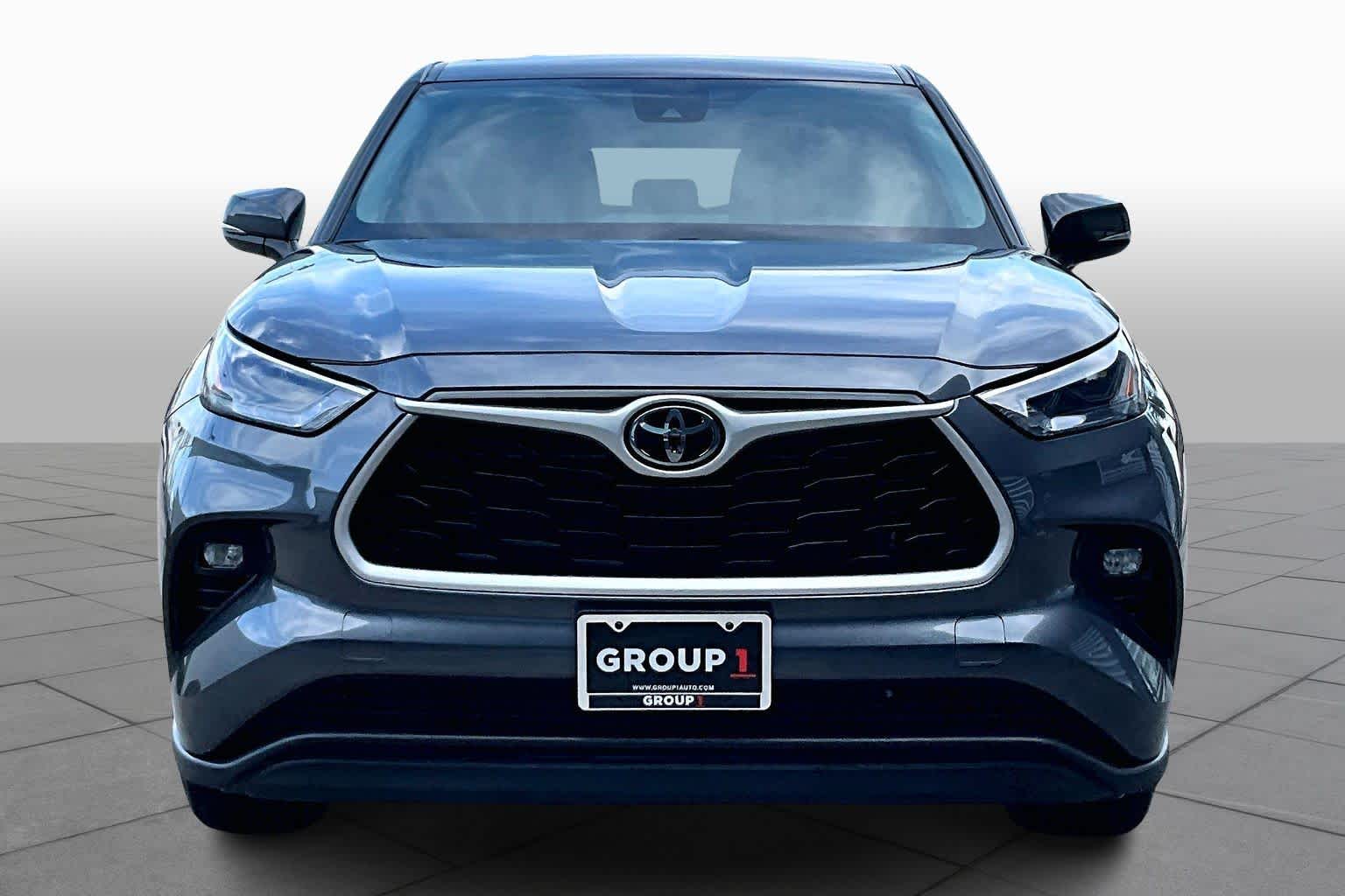 2025 Toyota Highlander Limited Magnetic Gray Metallic at AutoNation USA Houston